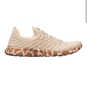 NWT Athletic Propulsion Labs Techloom Wave Sneaker women’s size 7.5